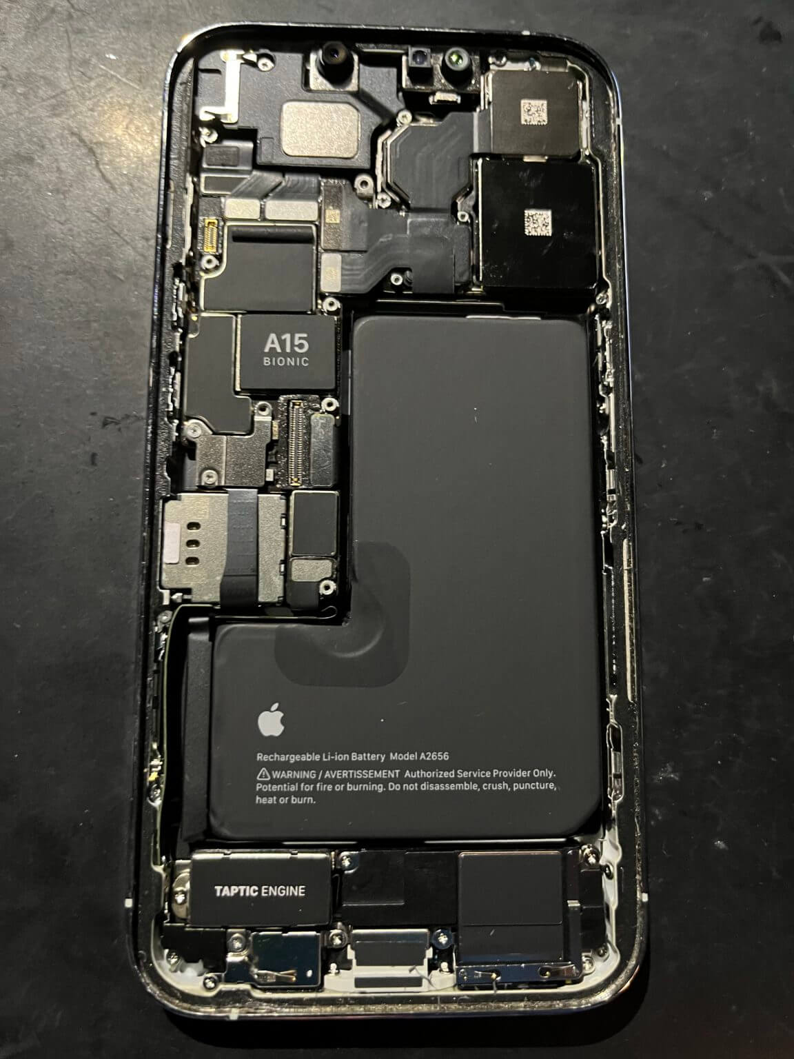 鹿児島市喜入でのiPhone13Proのブラックアウト修理