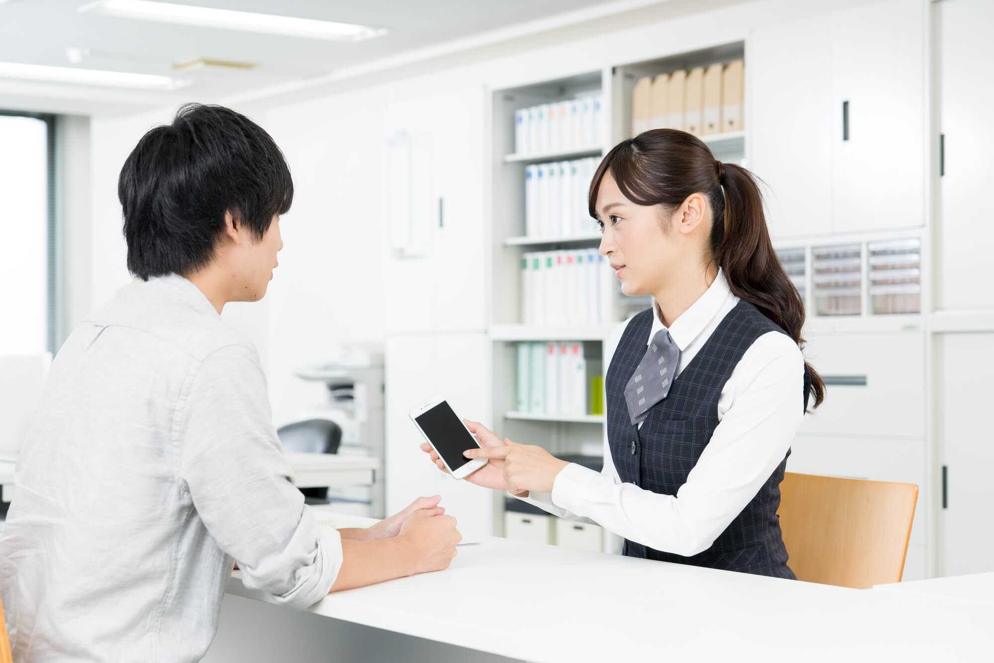 スマホはどこで修理できる？