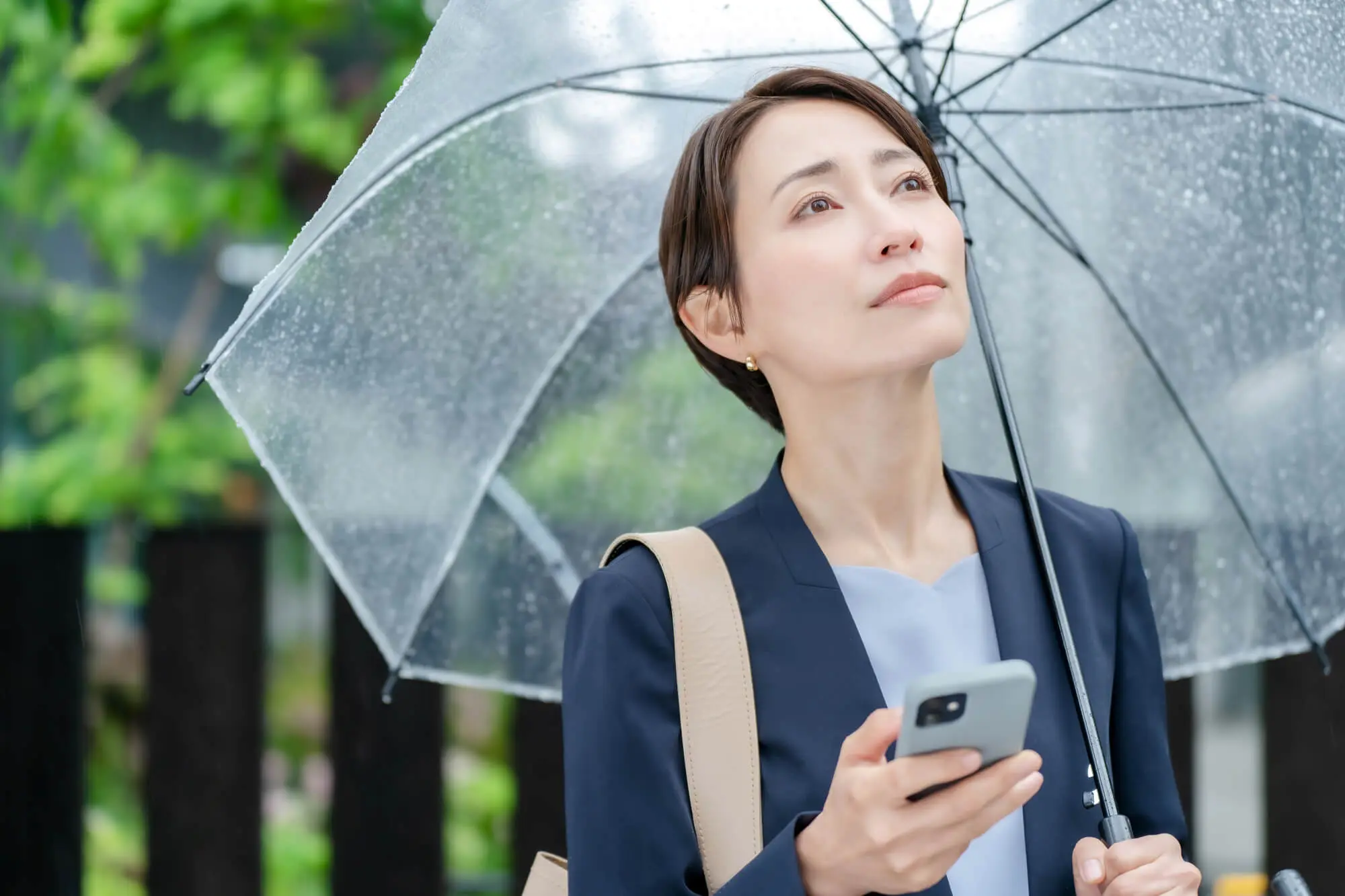 スマホの湿気や結露は要注意！原因や回避するための方法について