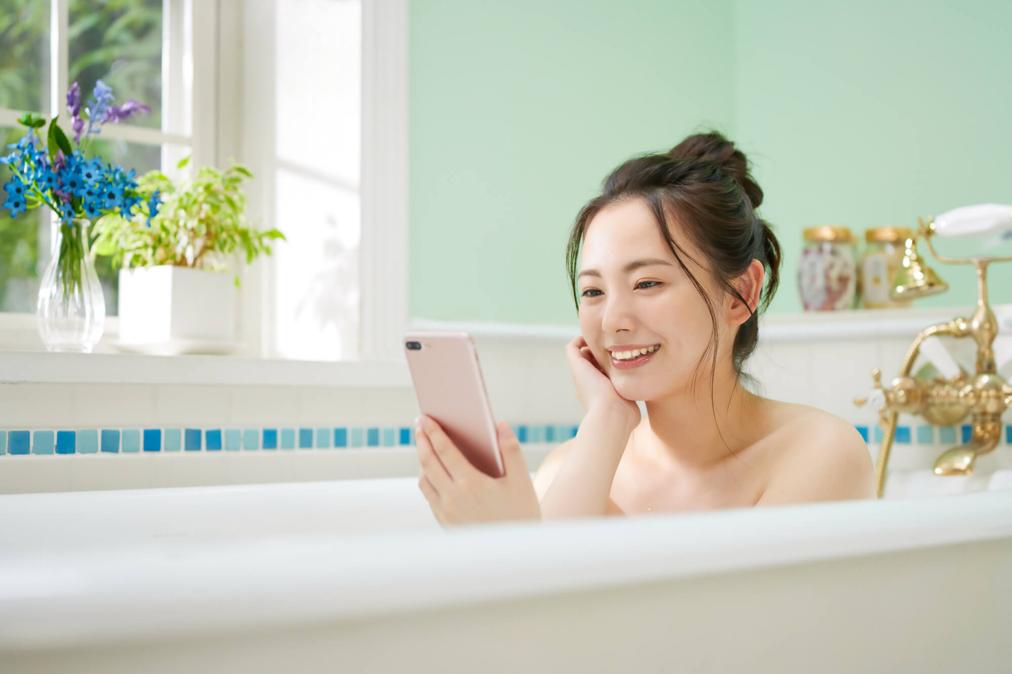 お風呂場でスマホを使う問題とは