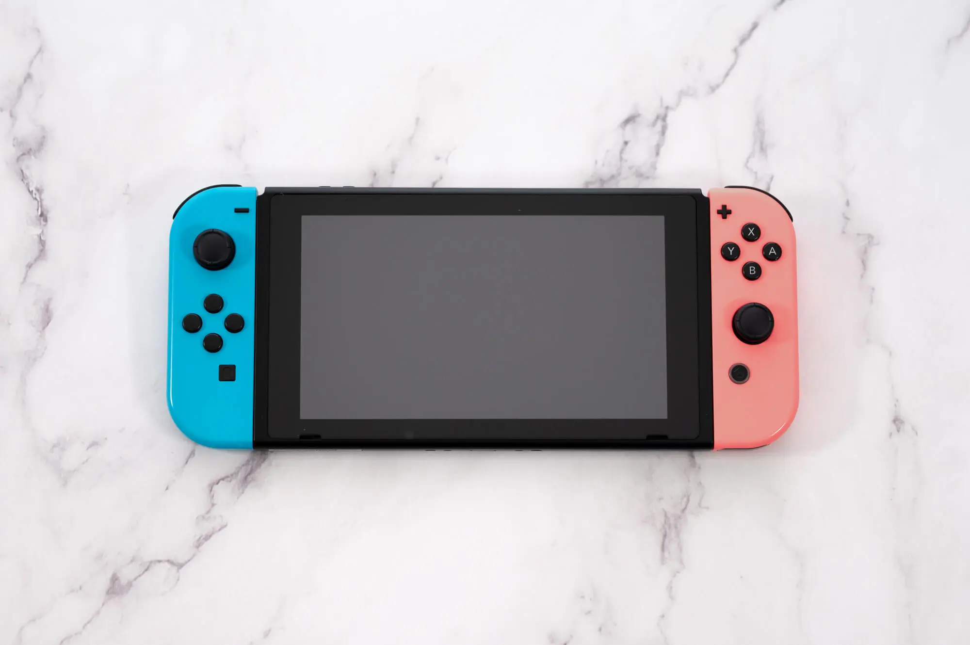 Nintendo Switchの画面が割れたらどうする？割れる原因や修理費用について