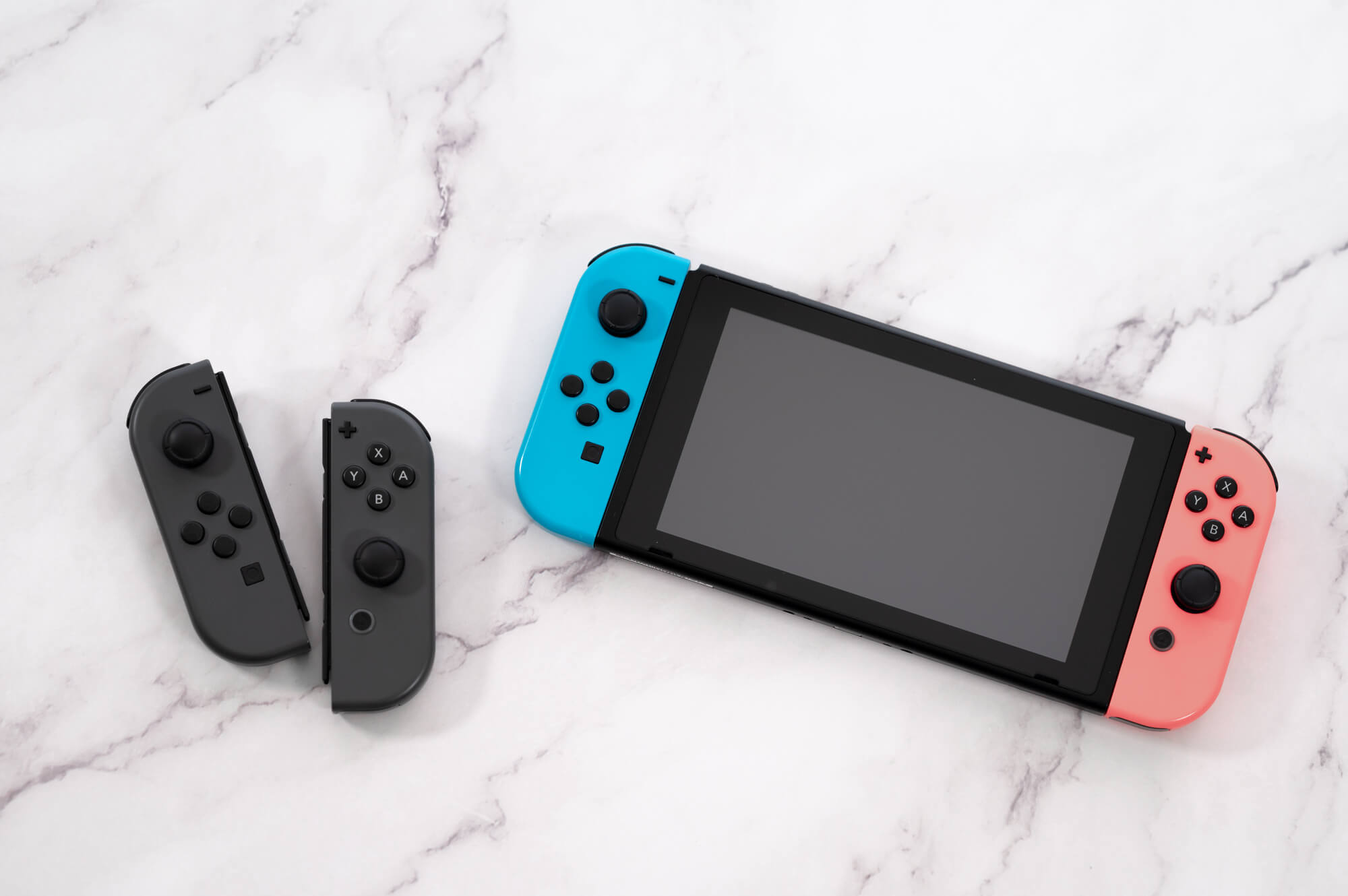 ジョイコンの充電ができない原因とは？試したい対処方法や修理の方法について