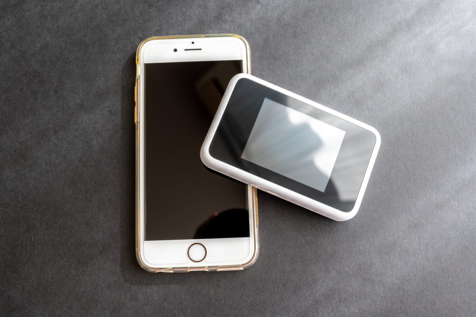 スマホの動作が重い・遅い？動きがおかしい原因や試したい対処法について