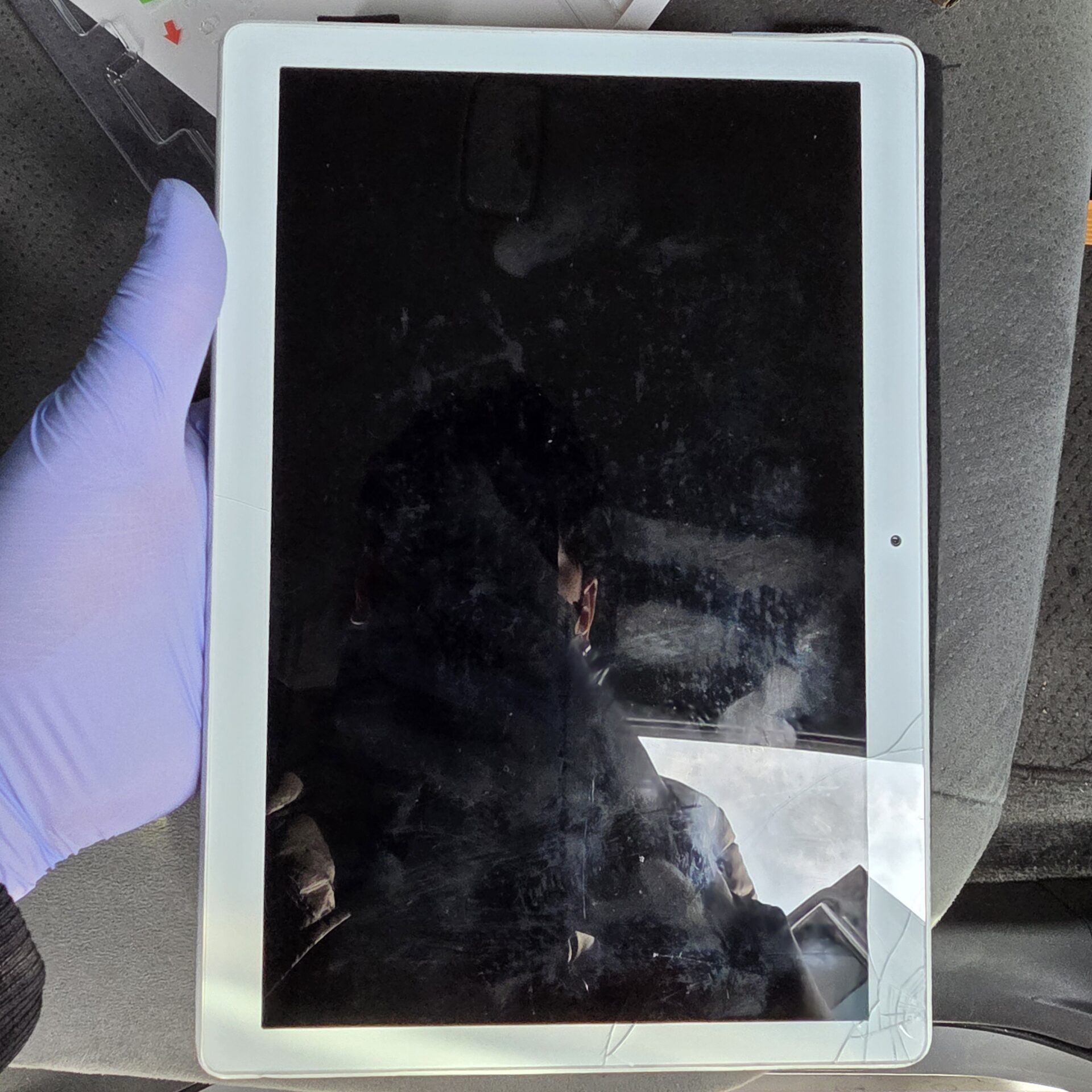 兵庫県尼崎市にてlavieタブレットのバッテリー交換に伺いました