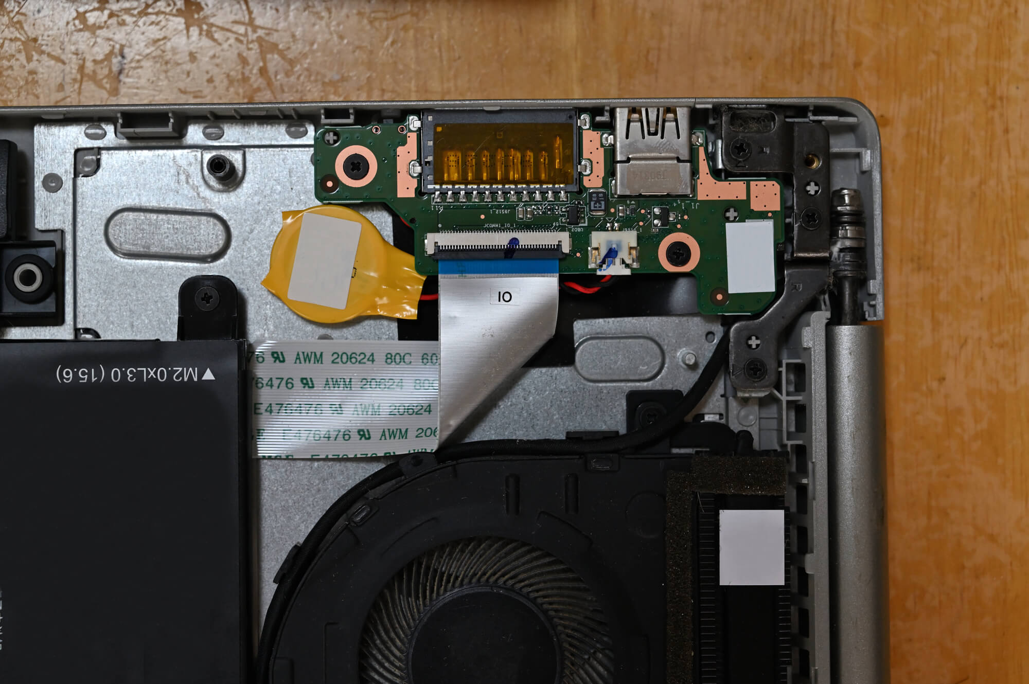 iPhone15のバッテリー交換を自分で行う方法