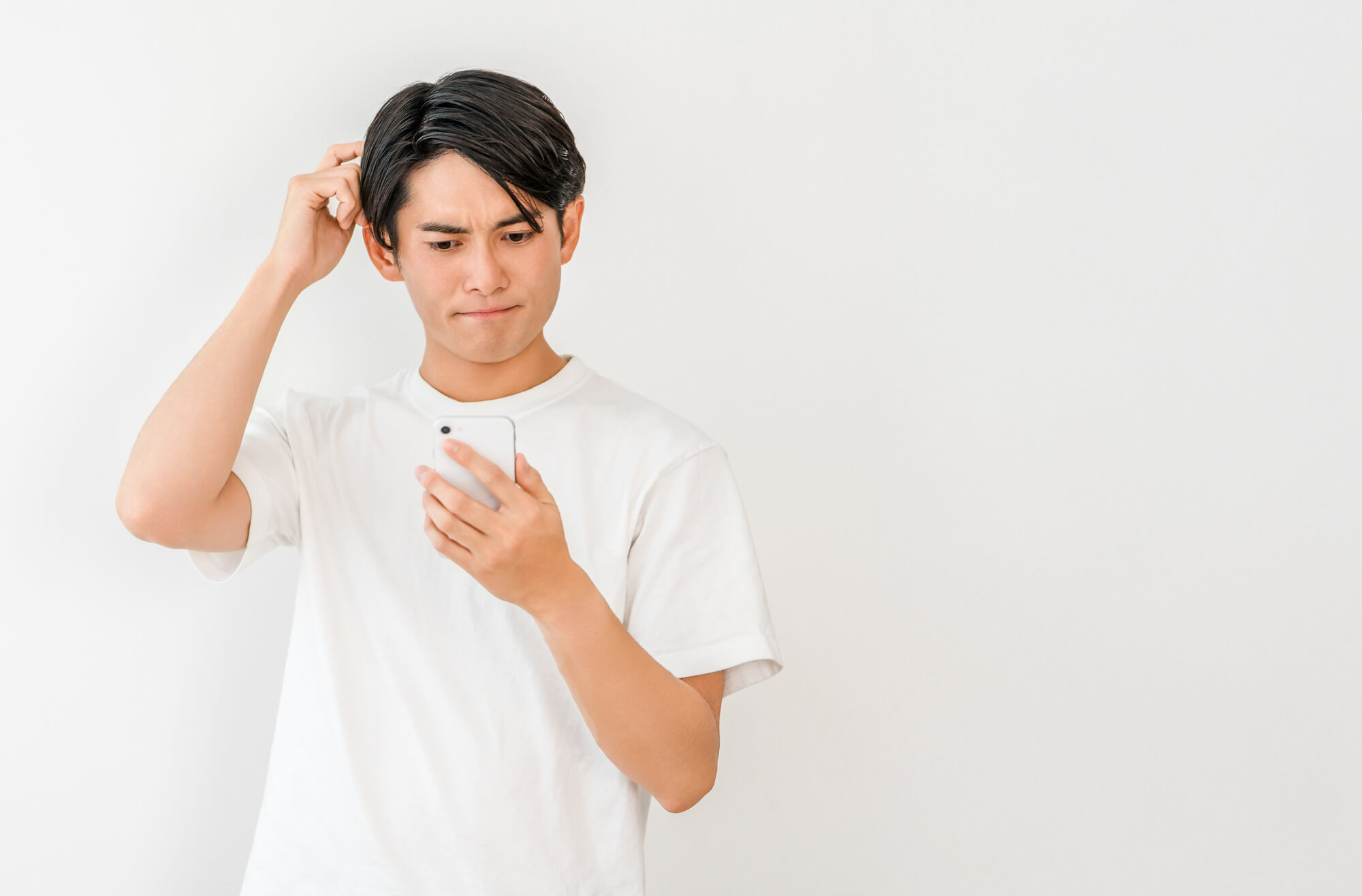 水没したiPhone11は修理に出すべきなのか