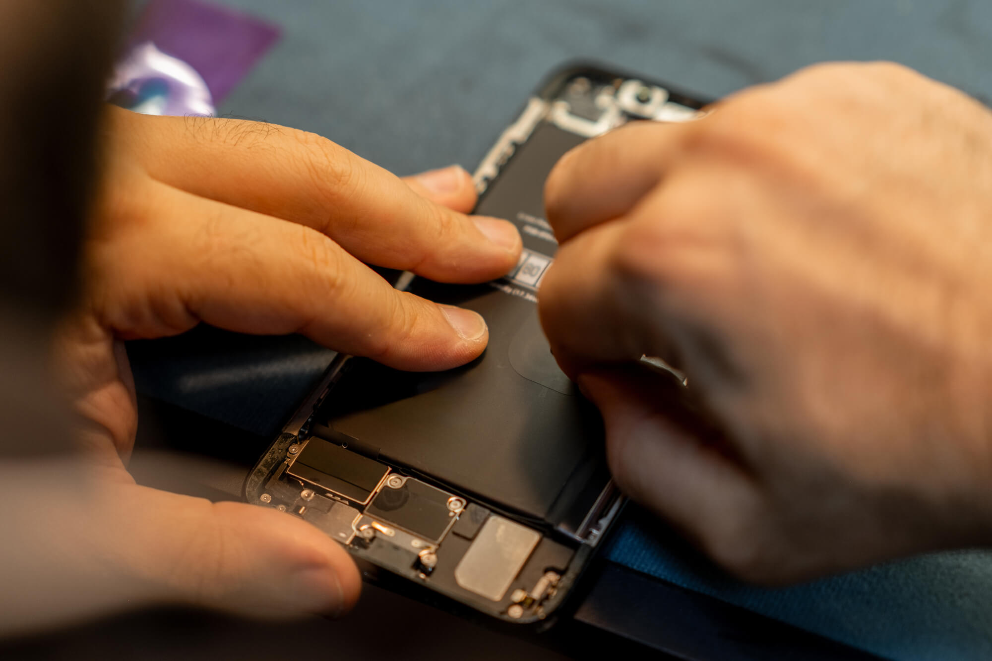 iPhone17のバッテリー交換にかかる時間とは