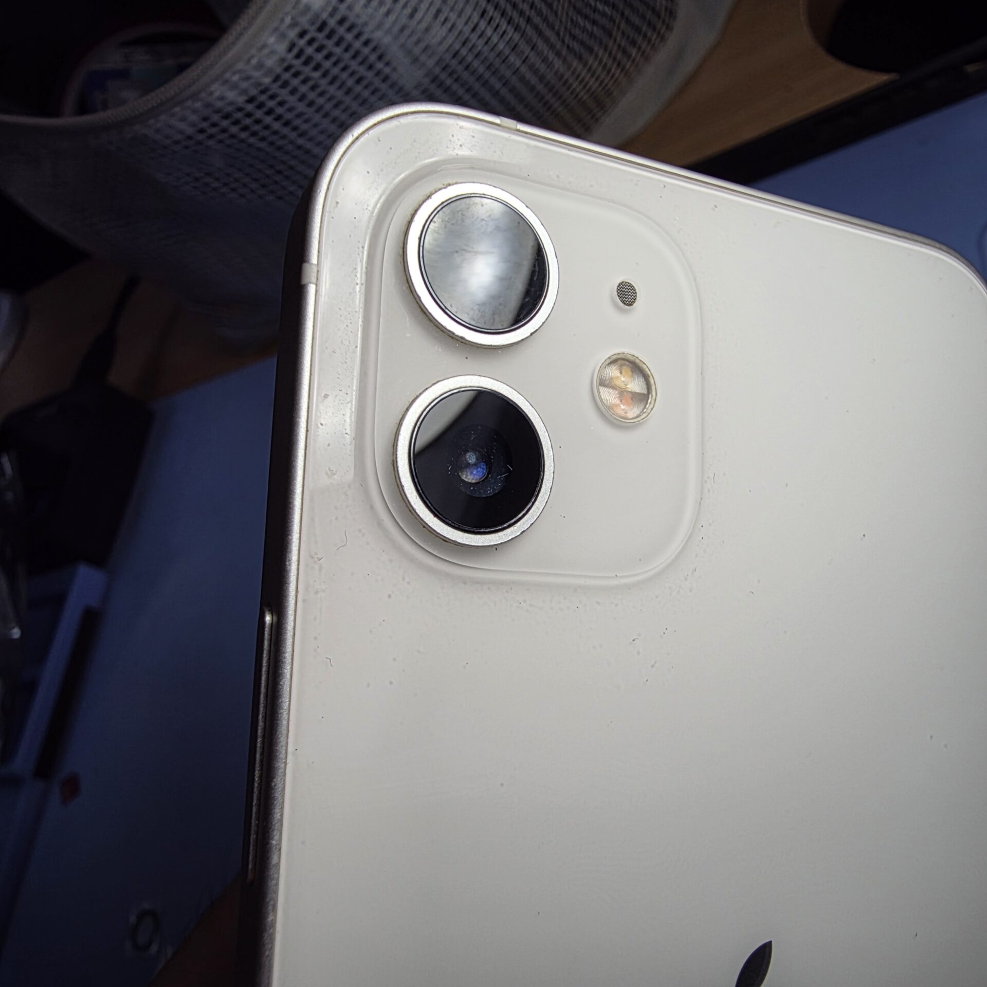 大阪市中央区にてIPhone12のカメラ・レンズ破損修理 - ゴーリペア